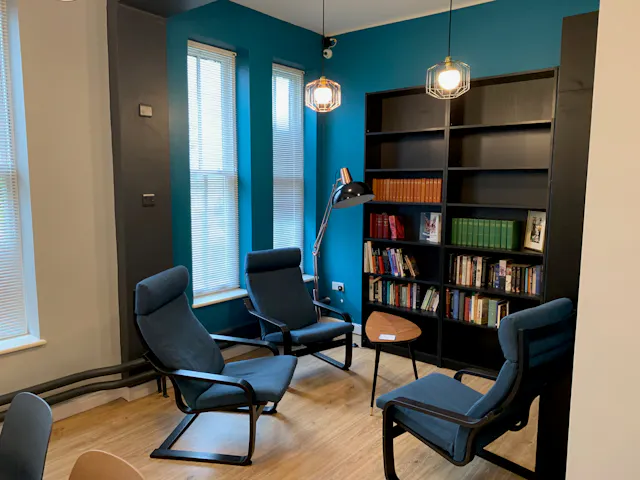 Small Double room image 1