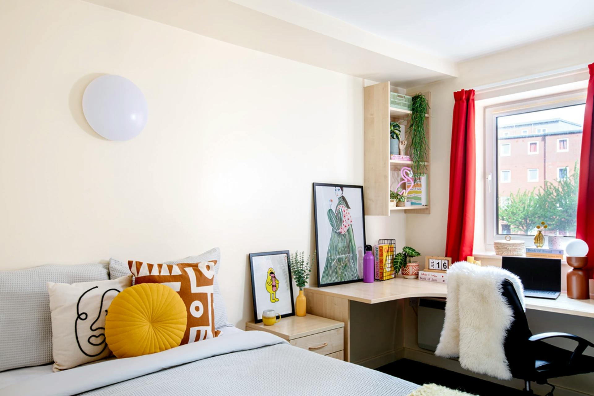 Castle Court-Leicester-ROOM-1