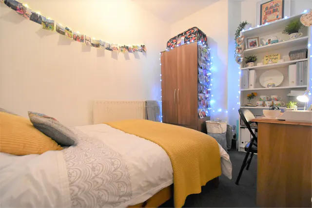 5 Bedroom Apartment room image 1