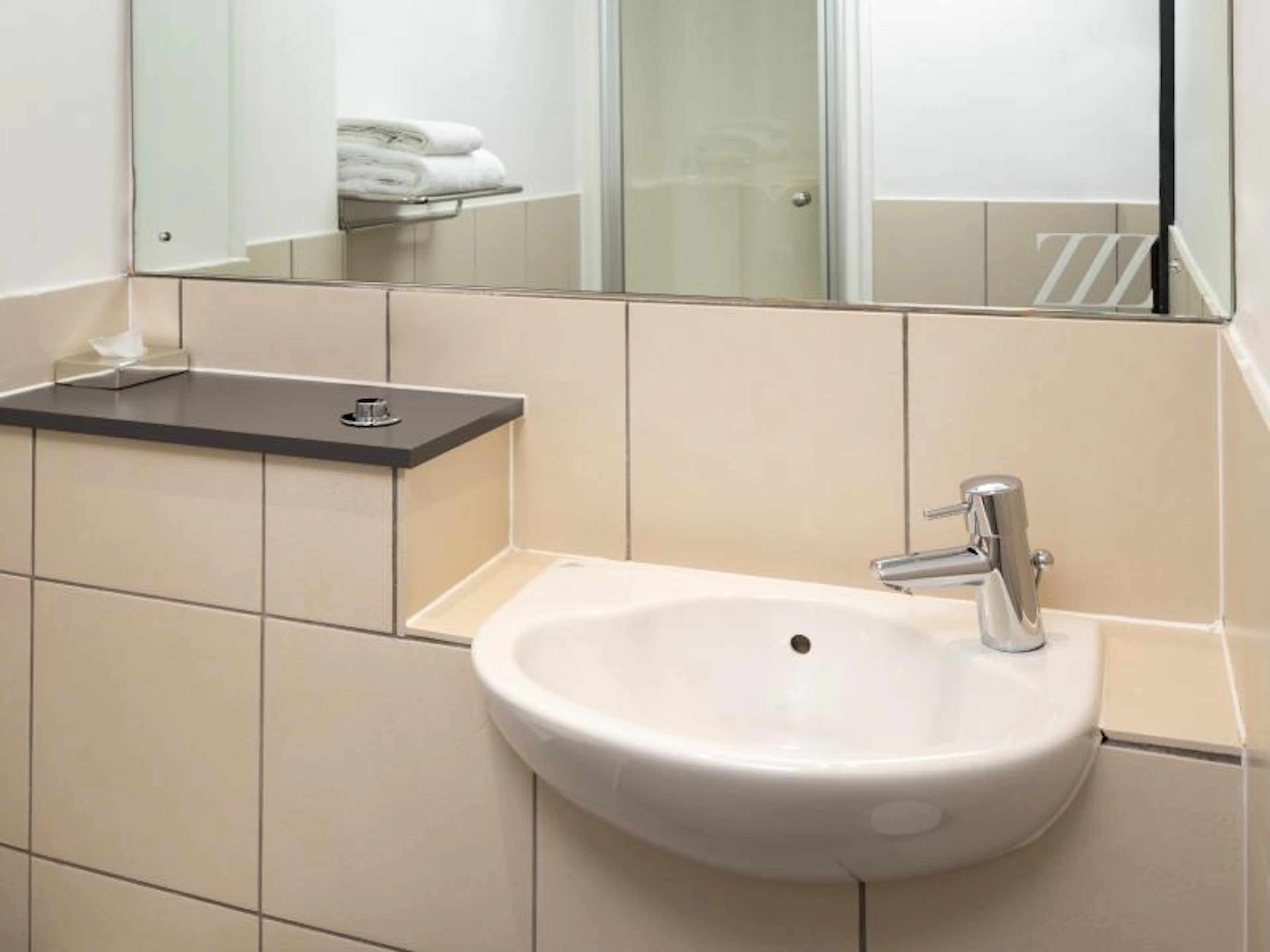 Family Grande BATHROOM 1