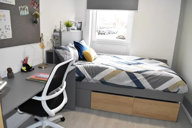 Five Bed Apartment room image 2