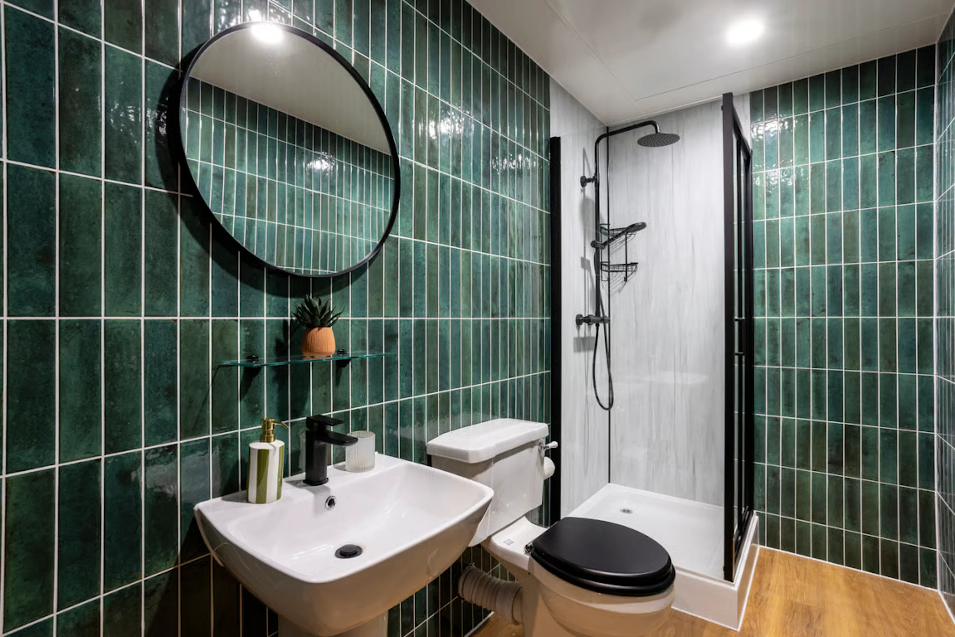 Flat 1 BATHROOM 2