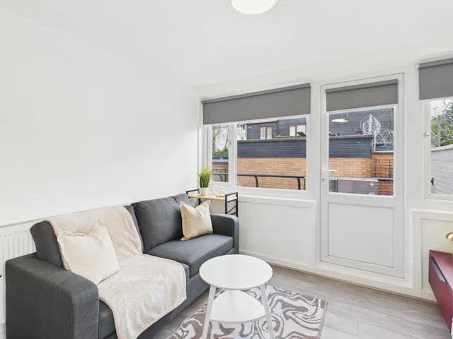 2 Bedroom House Flat 1 room image 4