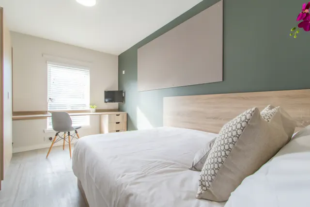 Flat 2, 7 room image 1