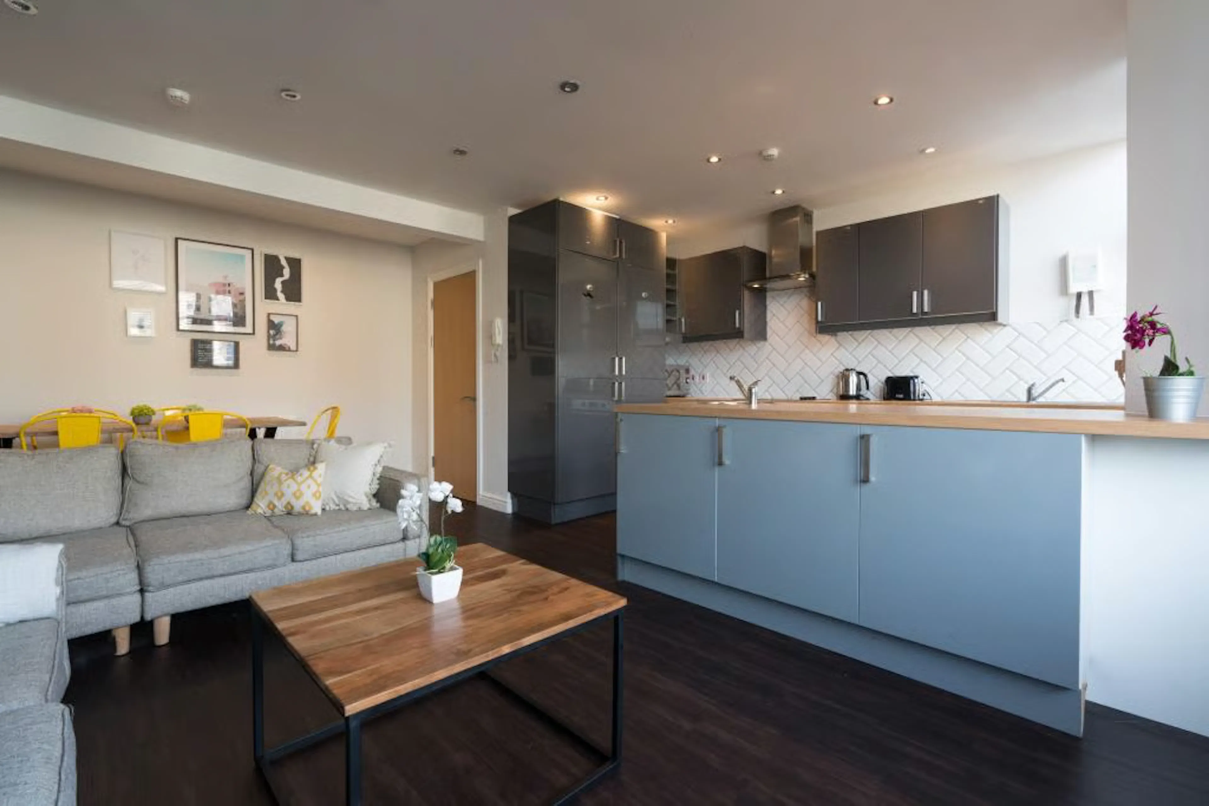 7 Bedroom Apartment, Flat 3 KITCHEN 2