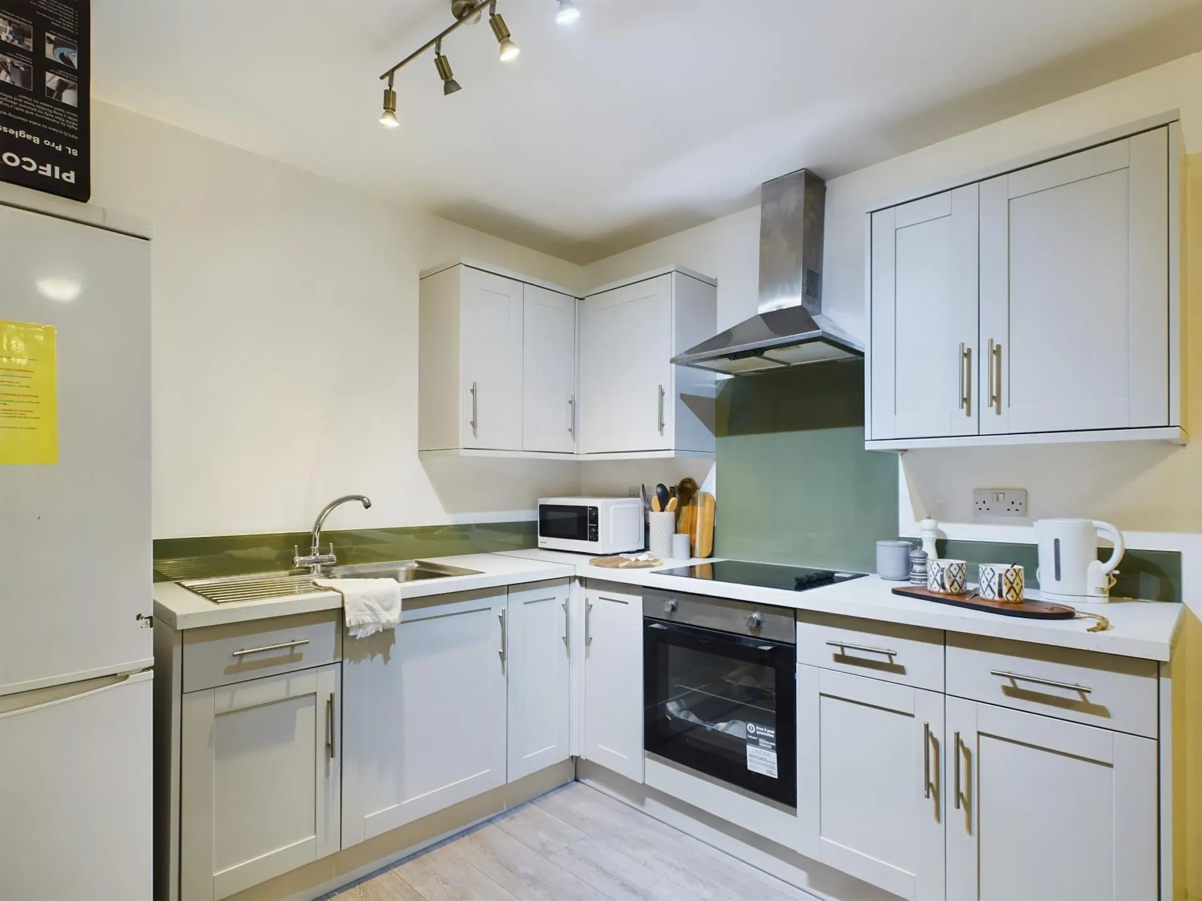 Flat 3, 3 Bedroom House KITCHEN 2