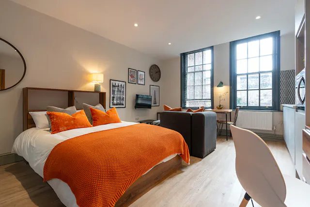 One-Bed Apartment room image 1