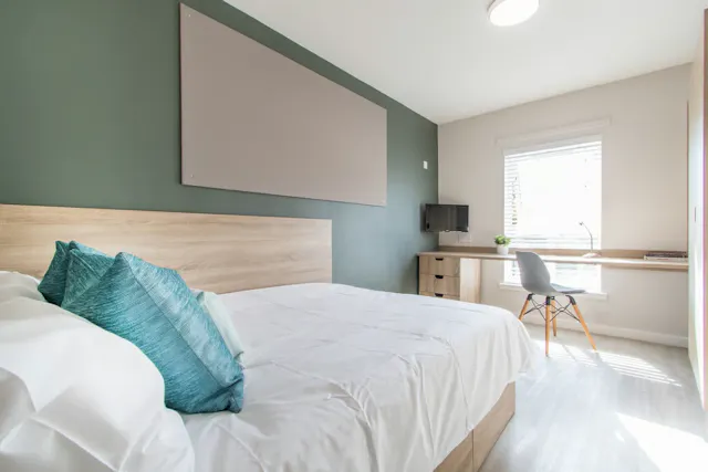 Flat 5, 7 room image 1