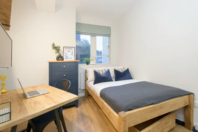 Flat 5 room image 1