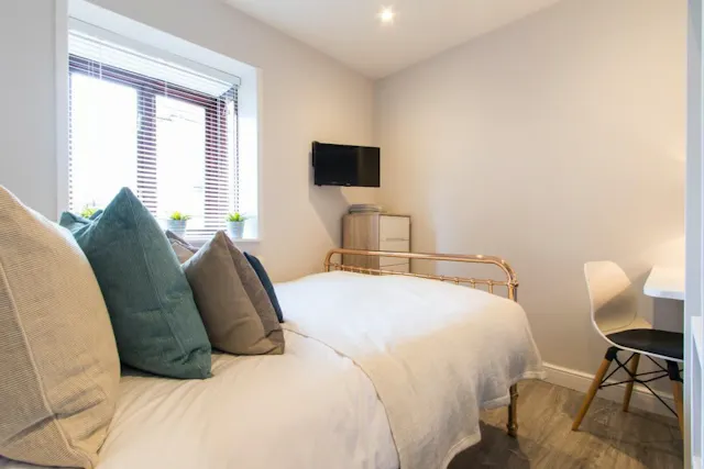Flat 7 room image 1