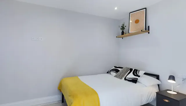 4 Bedroom House Flat 7 room image 2