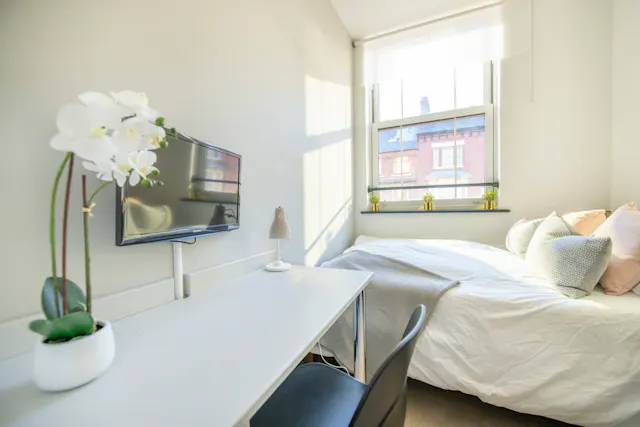 Flat 8 room image 2