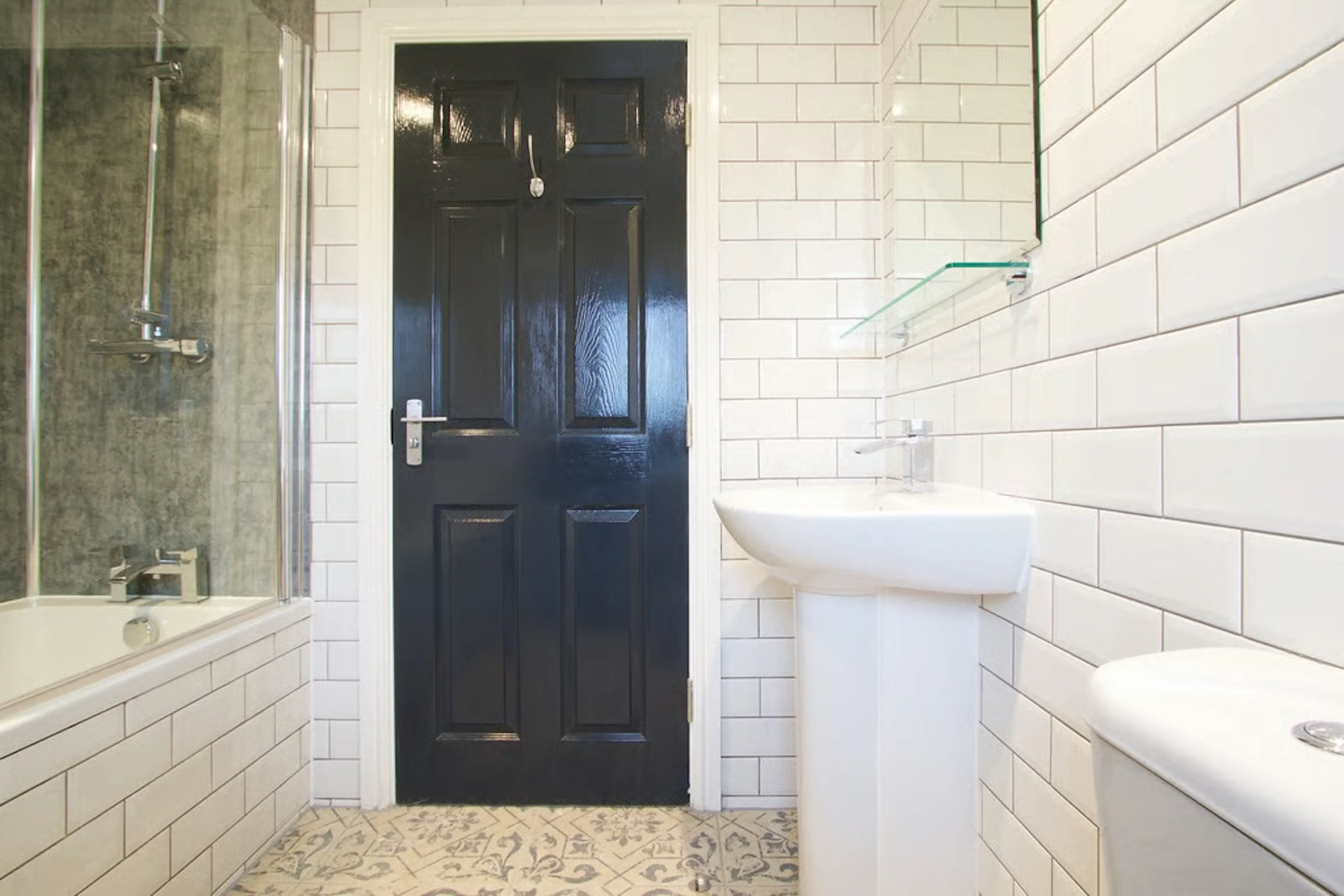 Flat I BATHROOM 2