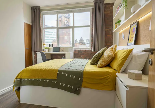 Platinum One Bed Apartment room image 1