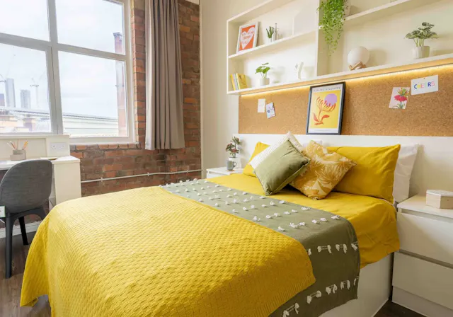 Platinum One Bed Apartment room image 2