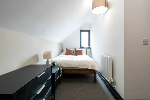 Flat S room image 1