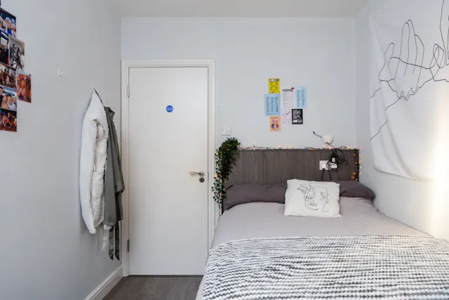 4 Bed Flat room image 2