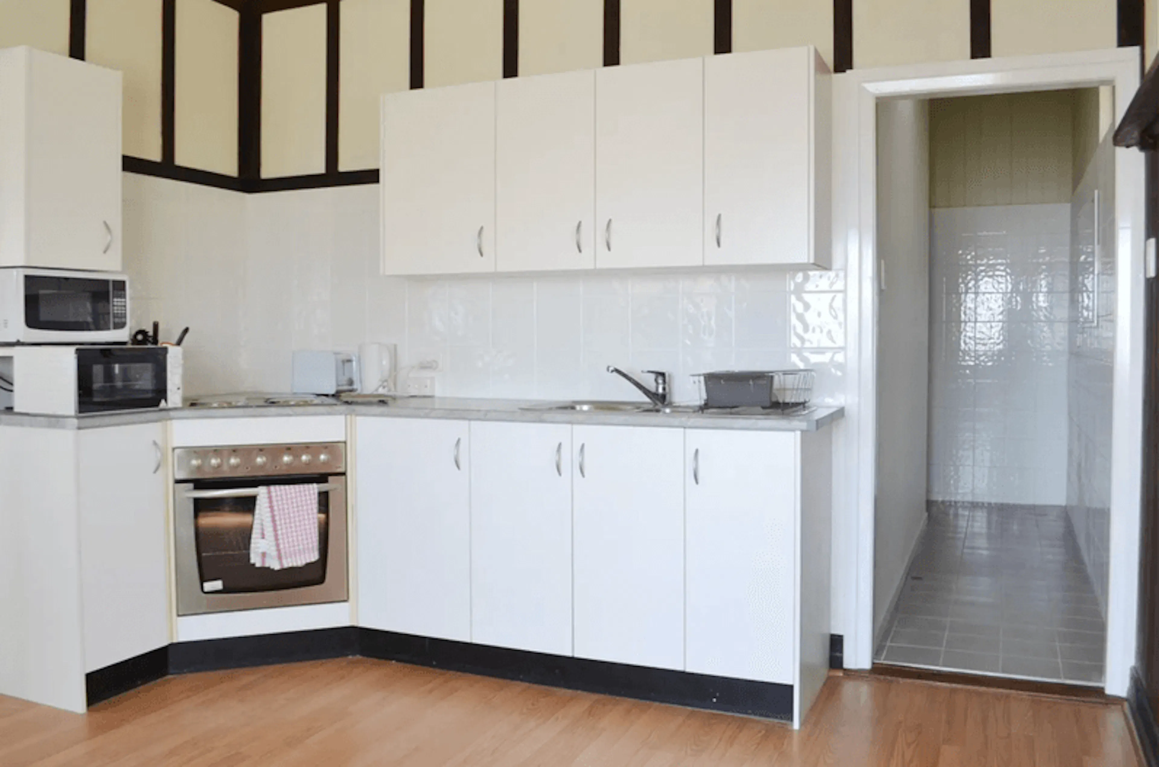 Fresh Ensuite Room KITCHEN 2