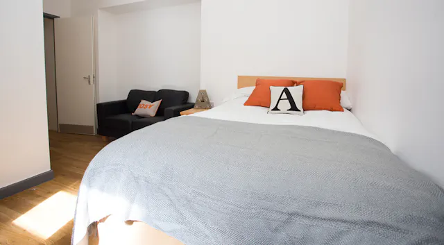 Gold Apartment room image 1