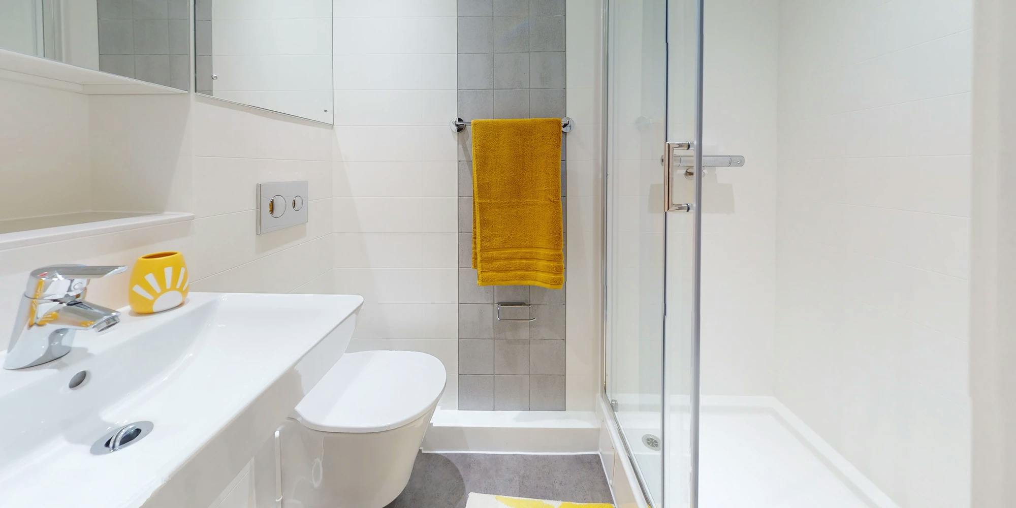 Gold Ensuite Mid-Level