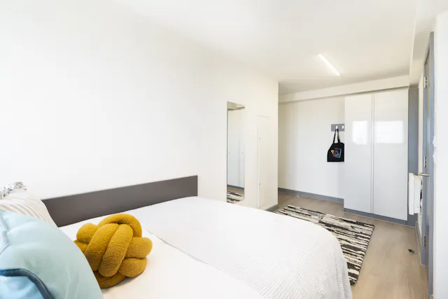 Gold Ensuite Penthouse Level room image 2