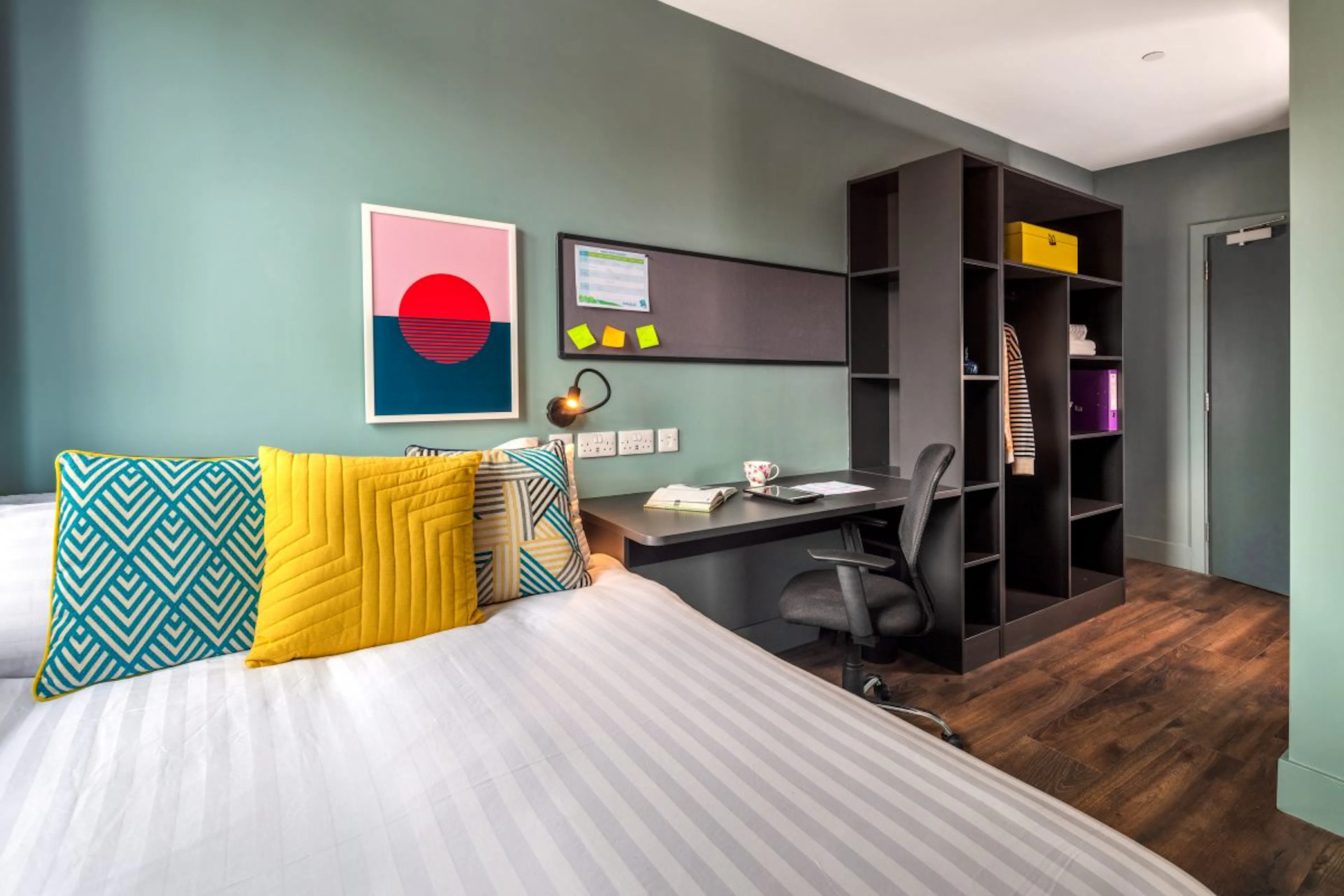 ROOM ROOM 1