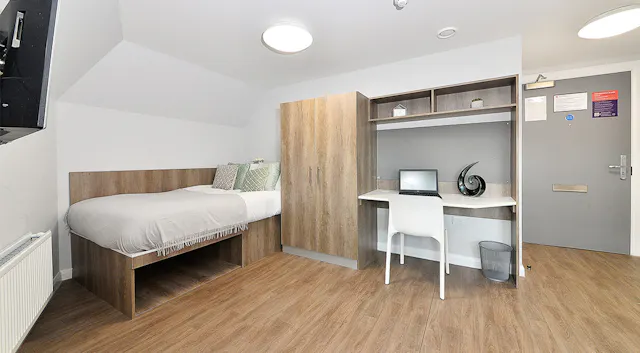 Gold Studio room image 1