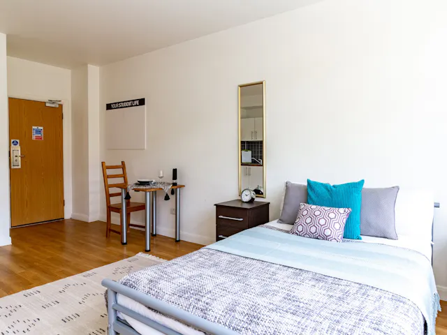 Gold Studio room image 1