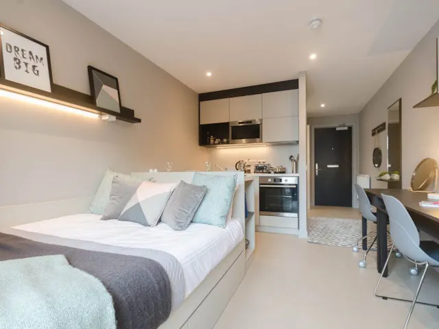 Gold Studio room image 1