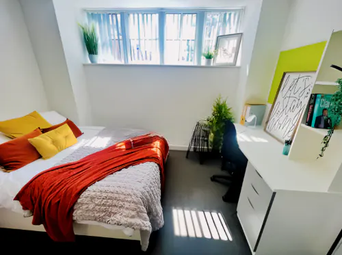 Ground Floor Deluxe Studio (UK Guarantor not required)