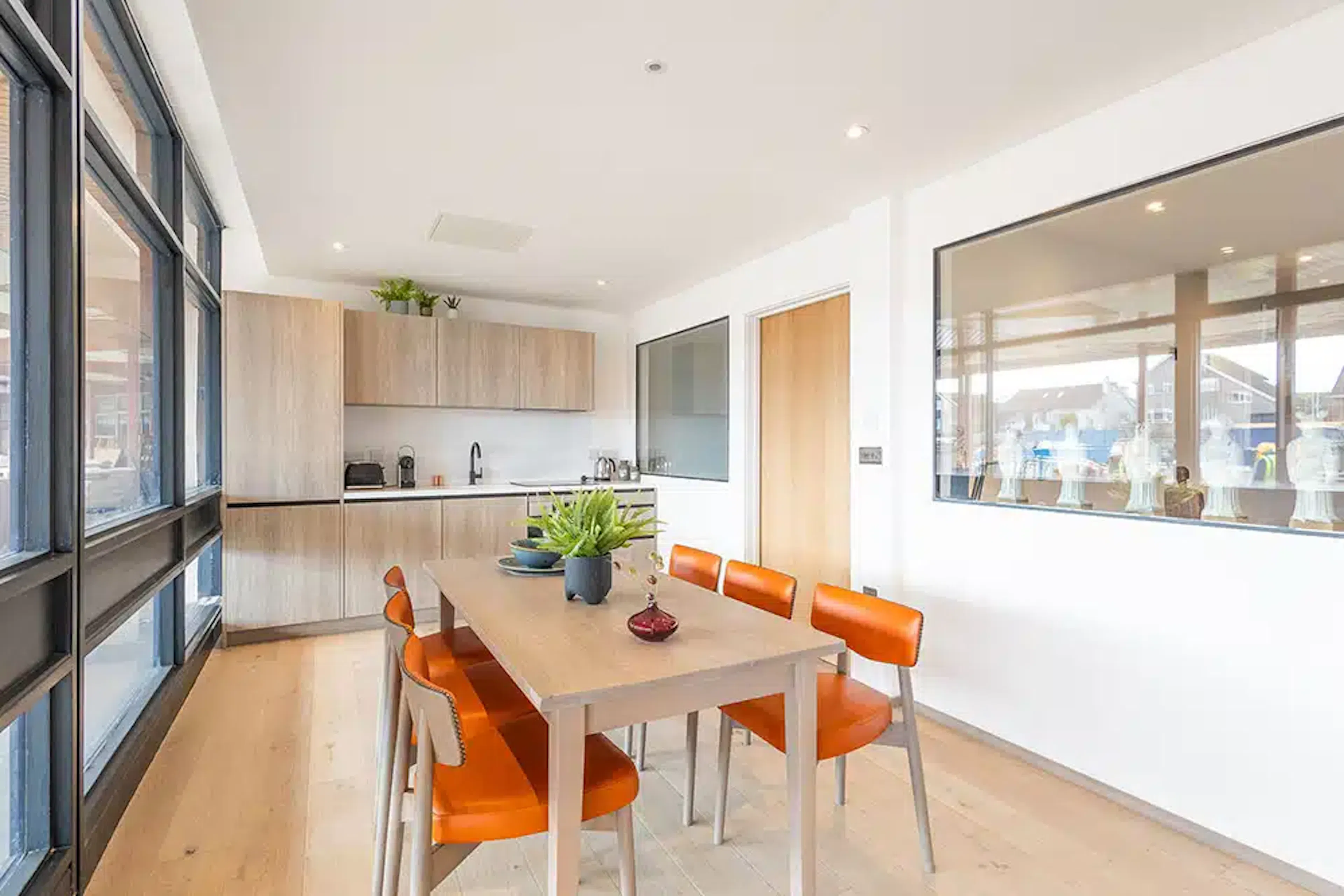 Garden 3 Bed Ensuite KITCHEN 1