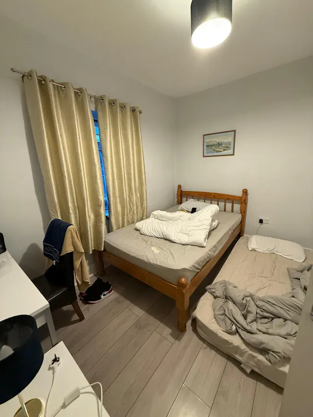Twin Room room image 1