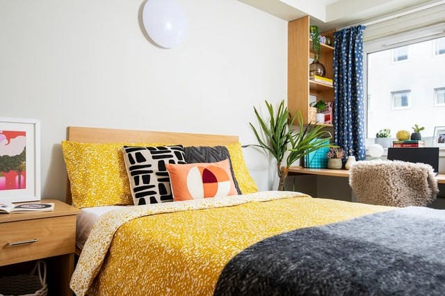 kyle-park-house-glasgow-Ensuite Large Standard Double