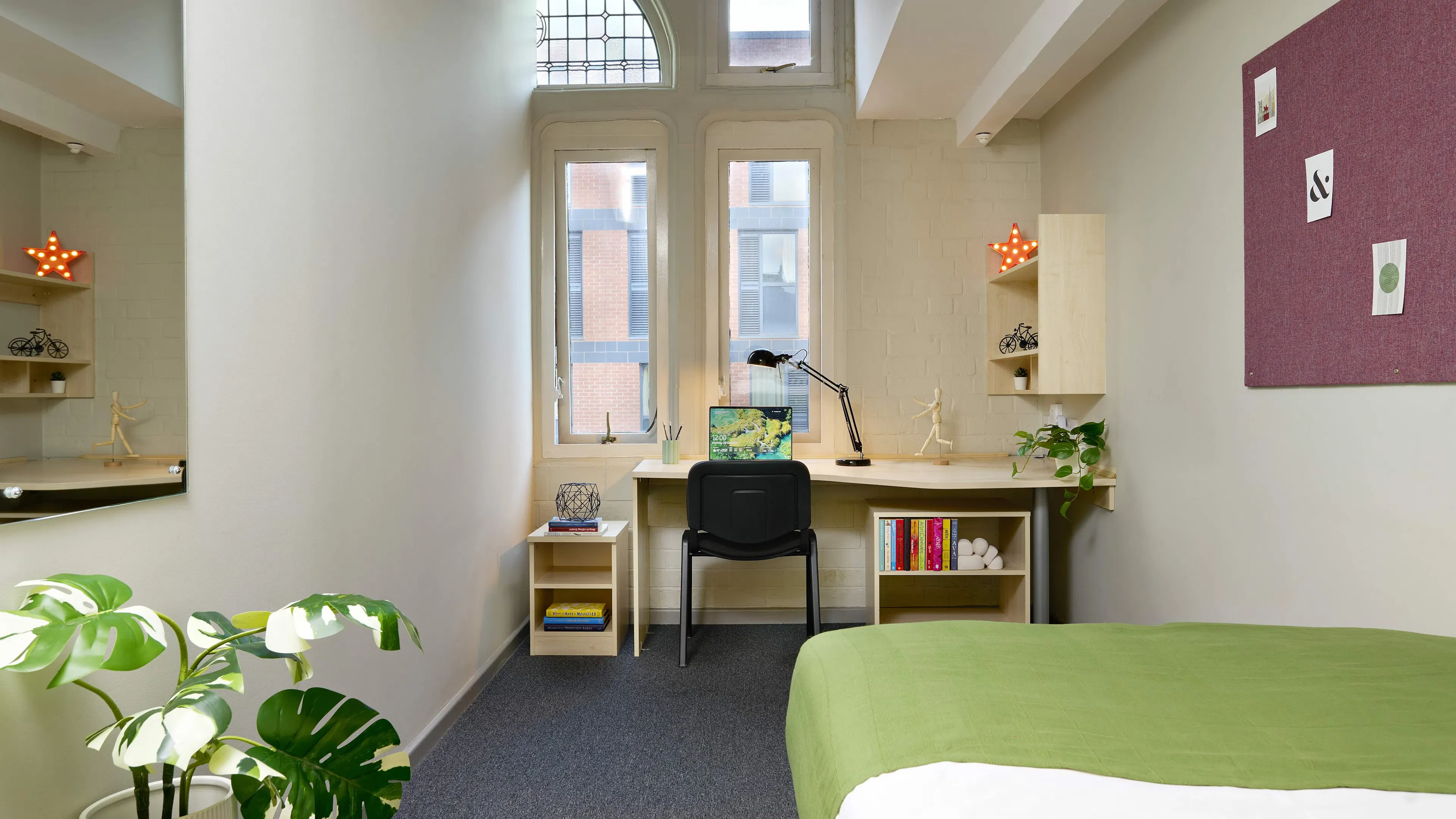 Gold 1-Bed Apartment ROOM 3