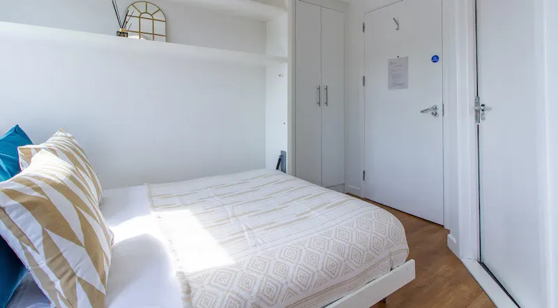 Gold 2 Bed Apartment ROOM