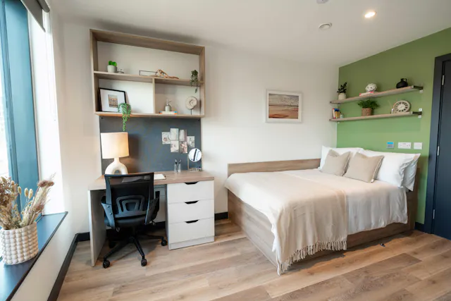 Gold En Suite room image 2