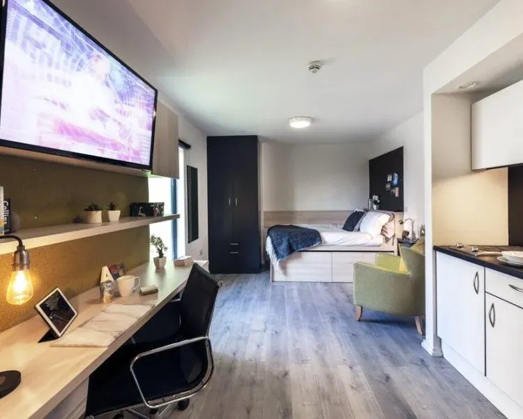 Gold DDA ROOM 1