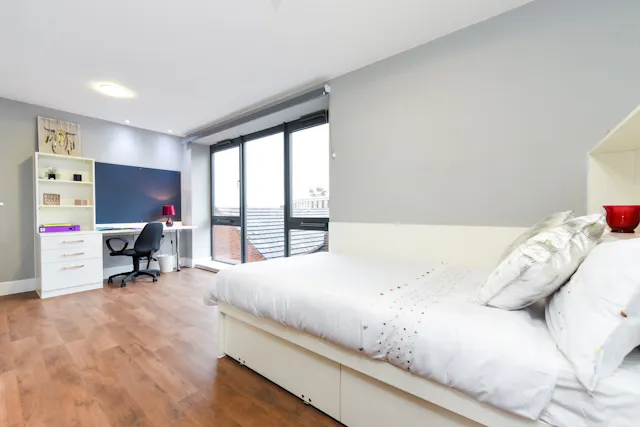 Gold En-Suite room image 1