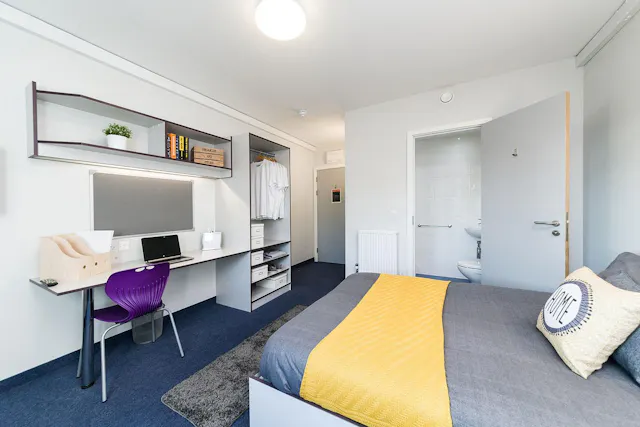 Gold En-Suite room image 1