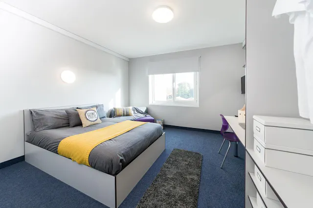 Gold En-Suite room image 2