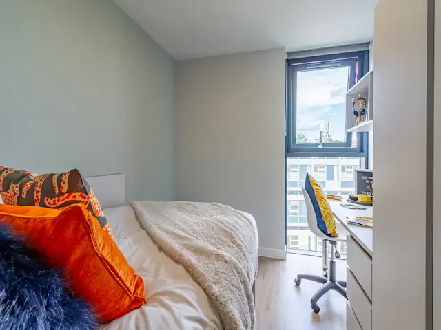 Gold En Suite room image 2