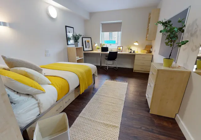 Gold En Suite Plus room image 2