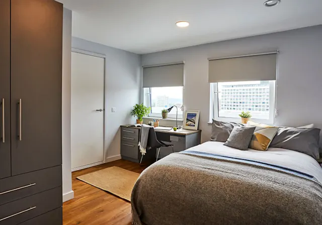 Gold En Suite Plus room image 1