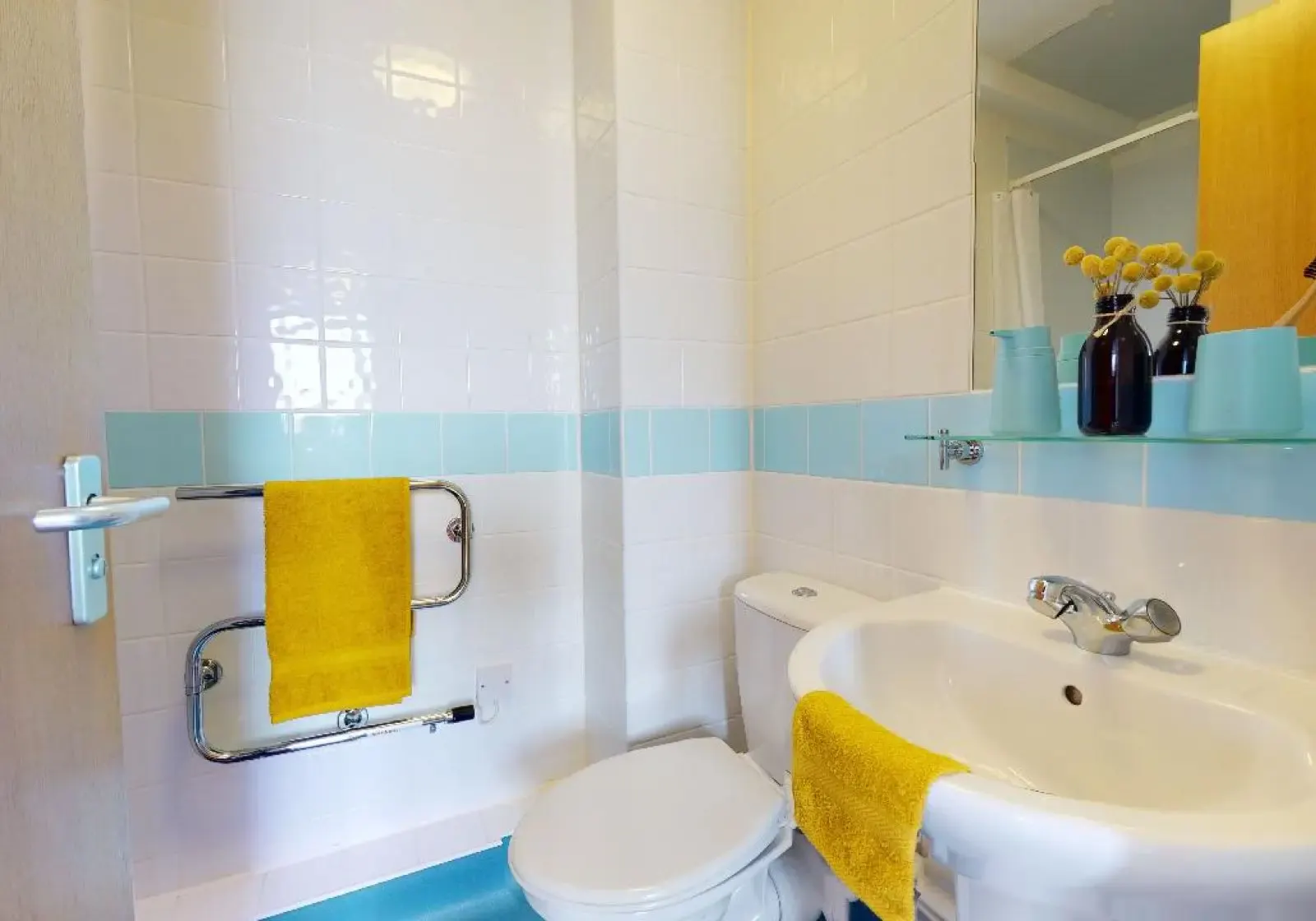 Gold En Suite