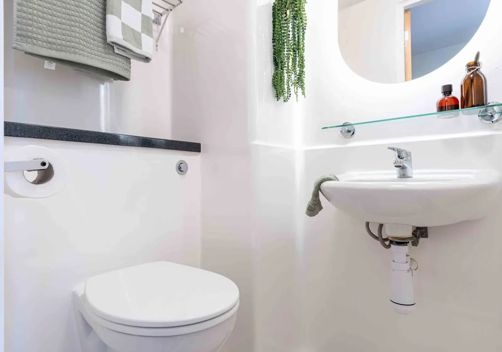 Gold En Suite
