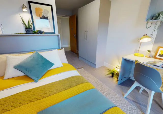 Gold En Suite room image 2