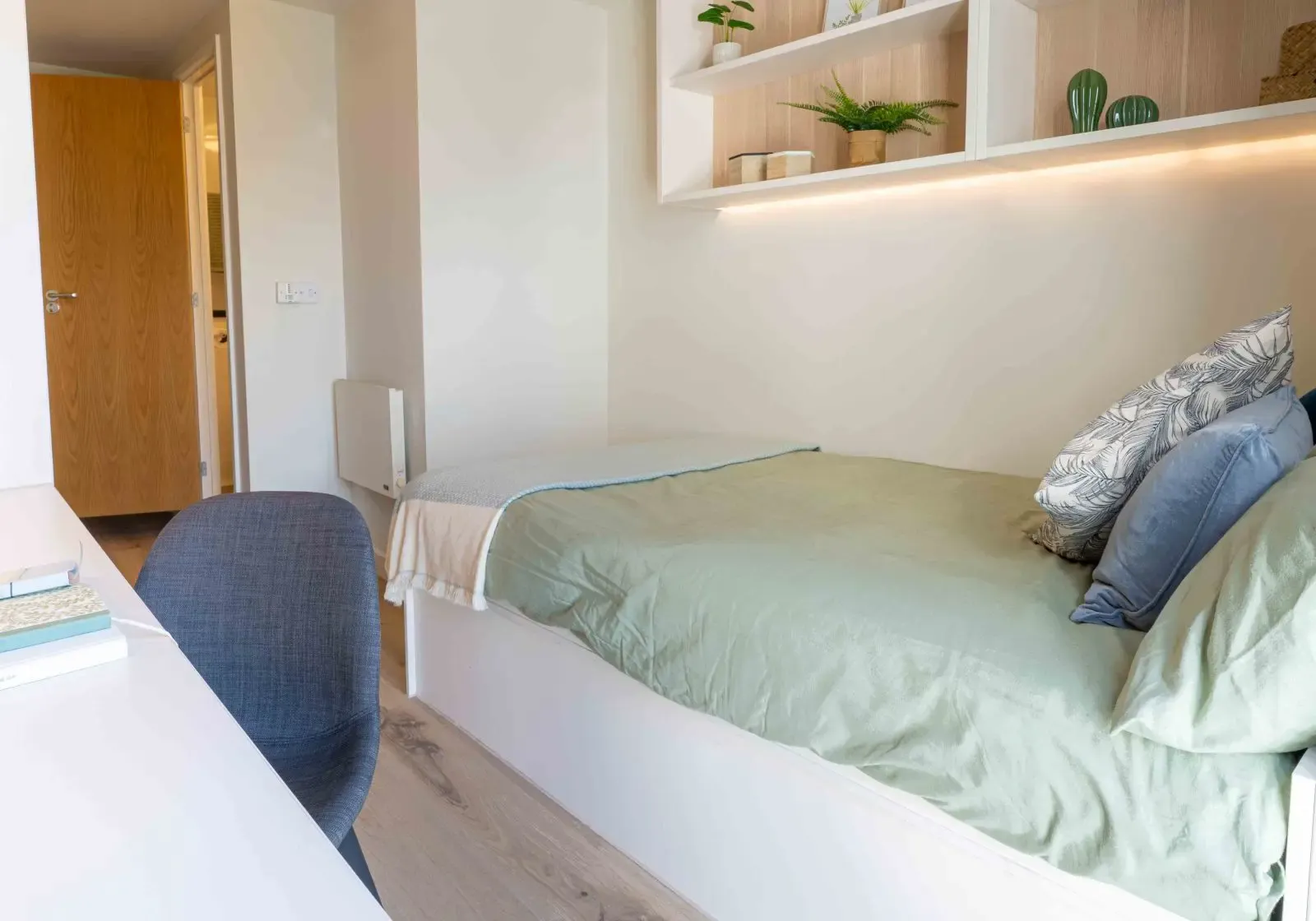 Gold En Suite