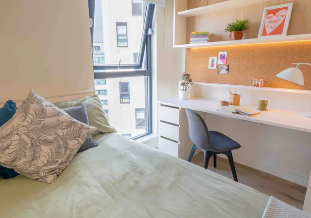 Gold En Suite room image 5