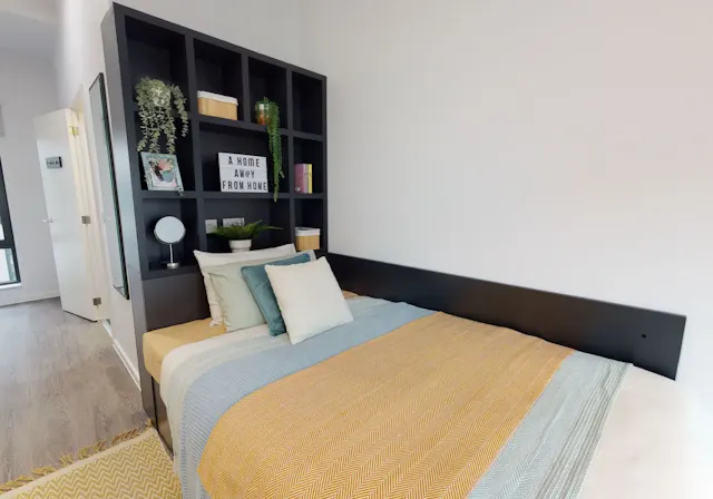 Gold En Suite room image 1