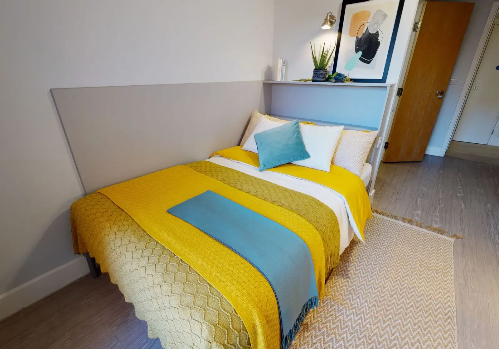 Gold En Suite